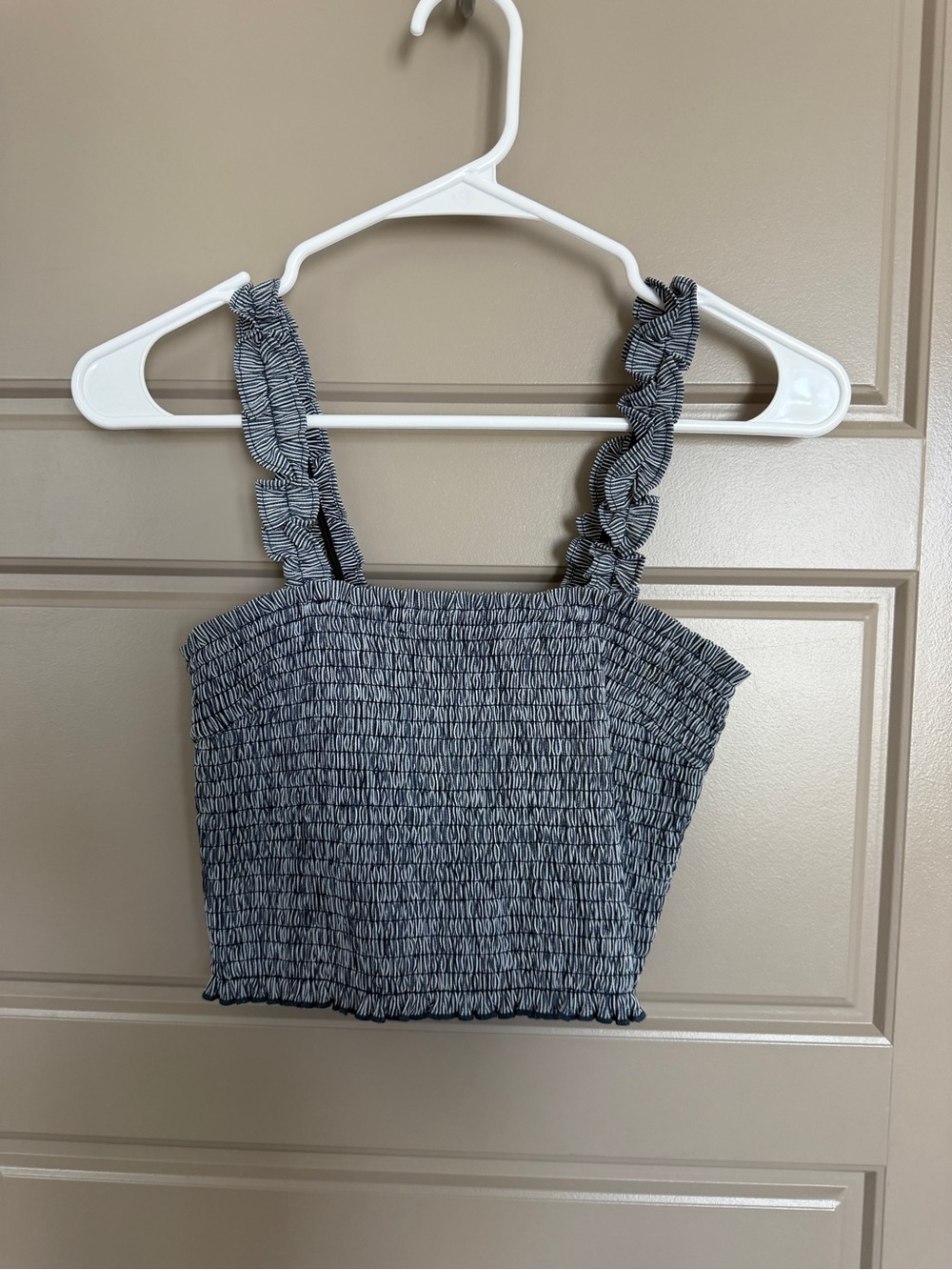 Smocked Ruffle Strap Cropped Tank Top - Navy & White